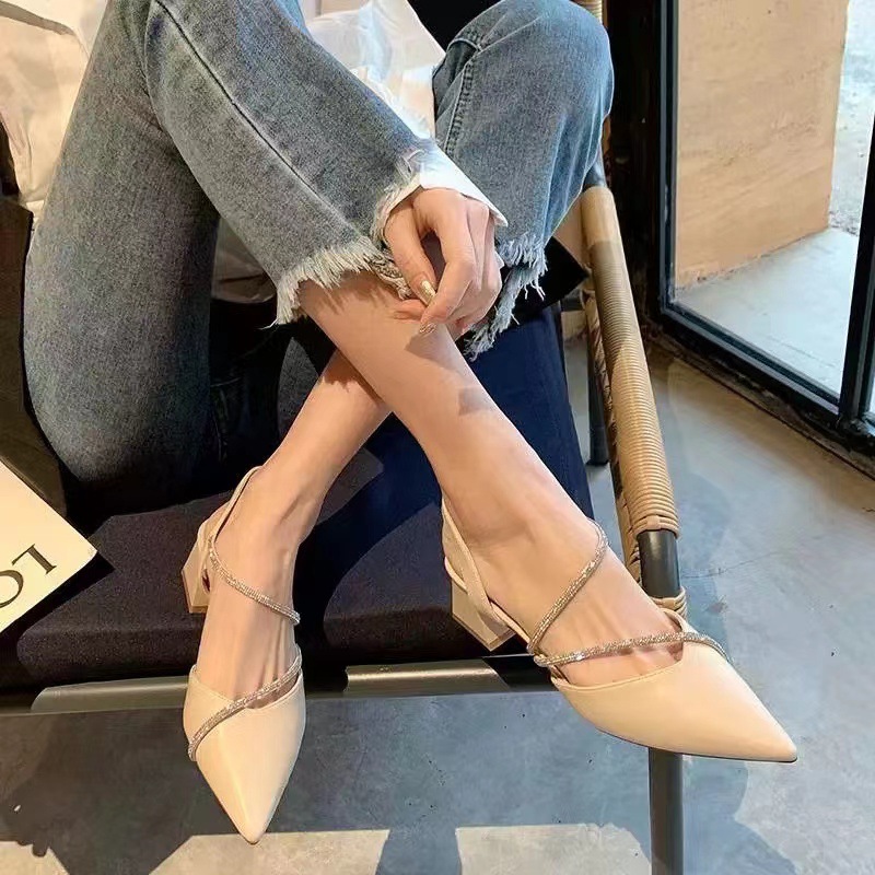 Sharp pointed rhinestone sandals for women in summer, French style thick heels, retro single shoes, feminine temperament in spring Sharp pointed rhinestone sandals for women in summer, French style thick heels, retro single shoes, feminine temperament in spring
