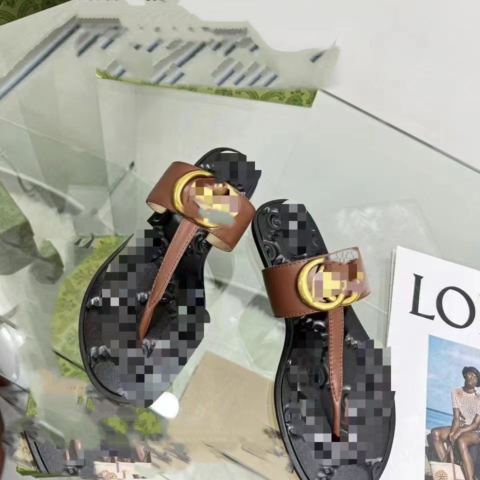 2025 summer new versatile flat bottomed women's shoes with clip on feet, women's T-shaped open toe slippers for casual outdoor wear, travel sand 2025 summer new versatile flat bottomed women's shoes with clip on feet, women's T-shaped open toe slippers for casual outdoor wear, travel sand