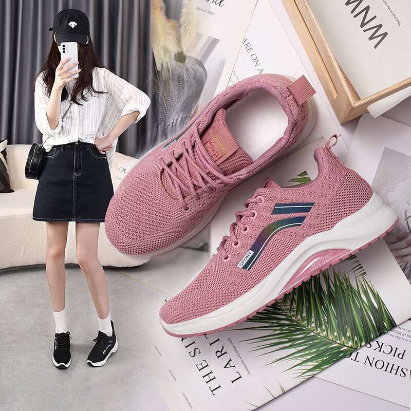 Customized new cross-border women's walking shoes, lightweight and fashionable sports shoes, fly woven breathable casual shoes, wholesale for children Customized new cross-border women's walking shoes, lightweight and fashionable sports shoes, fly woven breathable casual shoes, wholesale for children