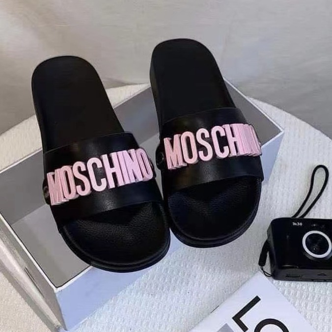 Fashion colored letter women's slippers 2025 summer internet famous slippers European and American style anti slip sponge bottom simple external wearing words Fashion colored letter women's slippers 2025 summer internet famous slippers European and American style anti slip sponge bottom simple external wearing words
