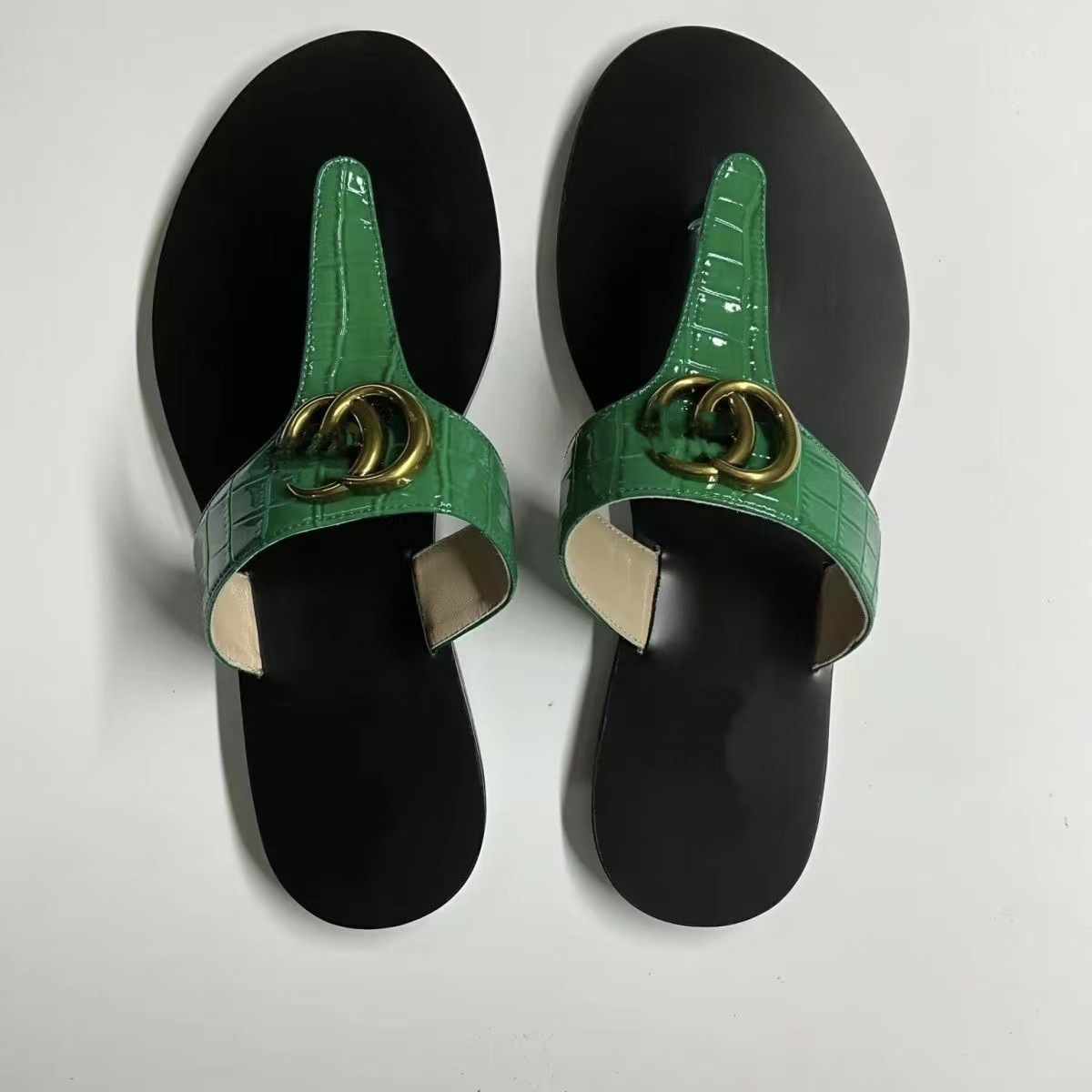 2025 summer new flip flops European station leather casual fashion flat toe flip flops for women 2025 summer new flip flops European station leather casual fashion flat toe flip flops for women