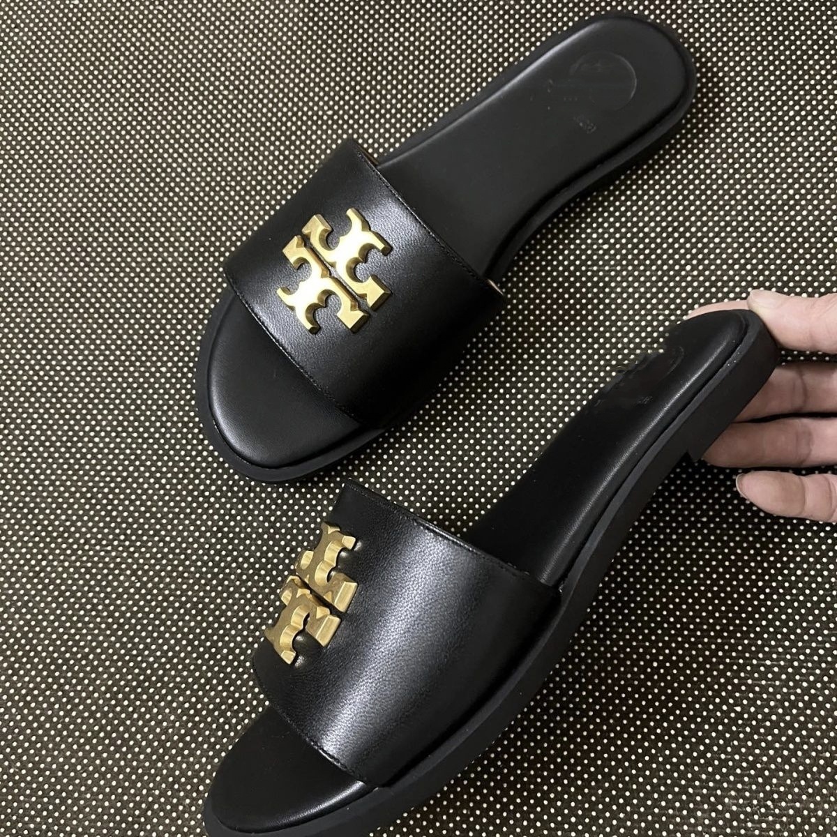 Cross border hot selling TB slippers high version women's casual outdoor beach flat slippers factory direct sales wholesale Cross border hot selling TB slippers high version women's casual outdoor beach flat slippers factory direct sales wholesale