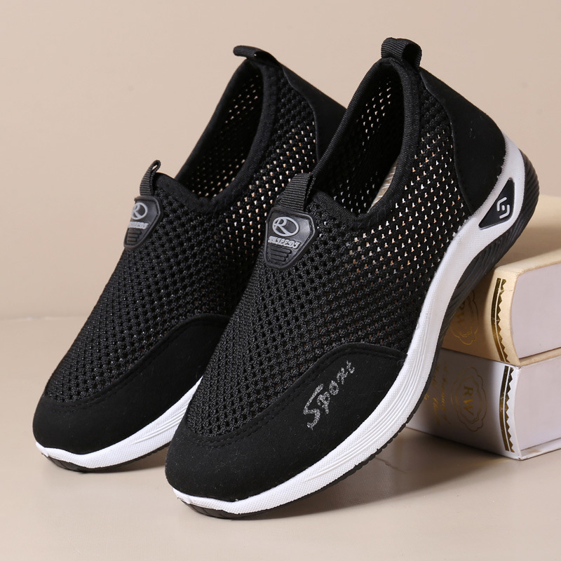Summer new middle-aged and elderly mesh shoes breathable fly woven mother shoes soft sole comfortable casual cloth shoes for children Summer new middle-aged and elderly mesh shoes breathable fly woven mother shoes soft sole comfortable casual cloth shoes for children