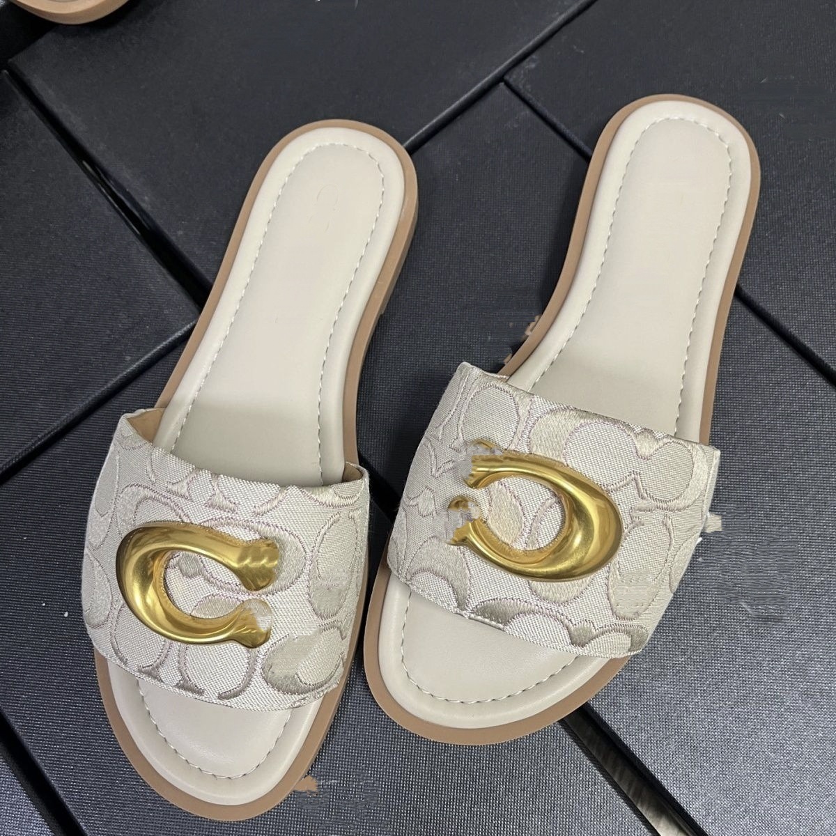 C French style metal buckle women's shoes for outdoor wear 2025 versatile and trendy canvas surface sandals C French style metal buckle women's shoes for outdoor wear 2025 versatile and trendy canvas surface sandals