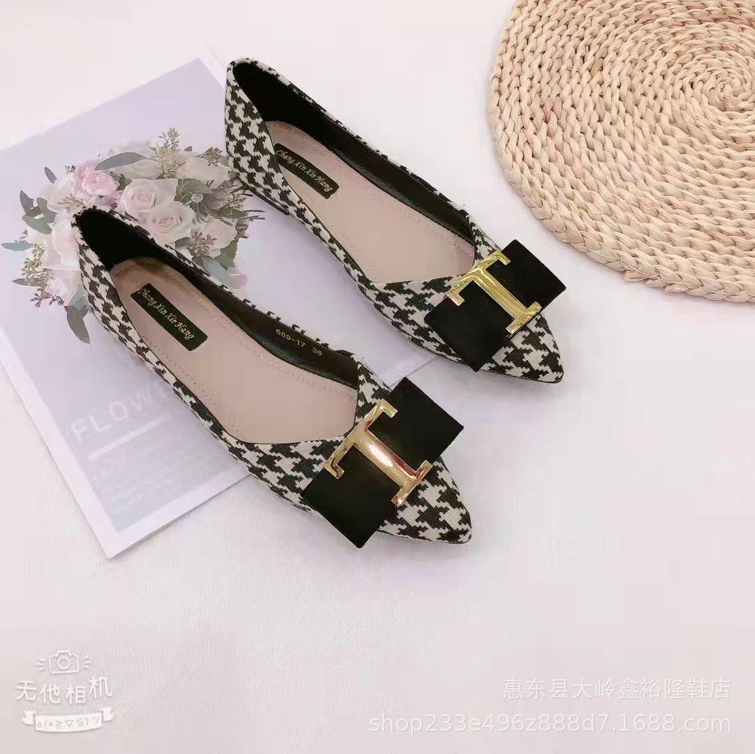 Sharp pointed flat bottomed bag 2022 Spring and Autumn new style shallow mouth small fragrance soft sole fashionable women's shoes