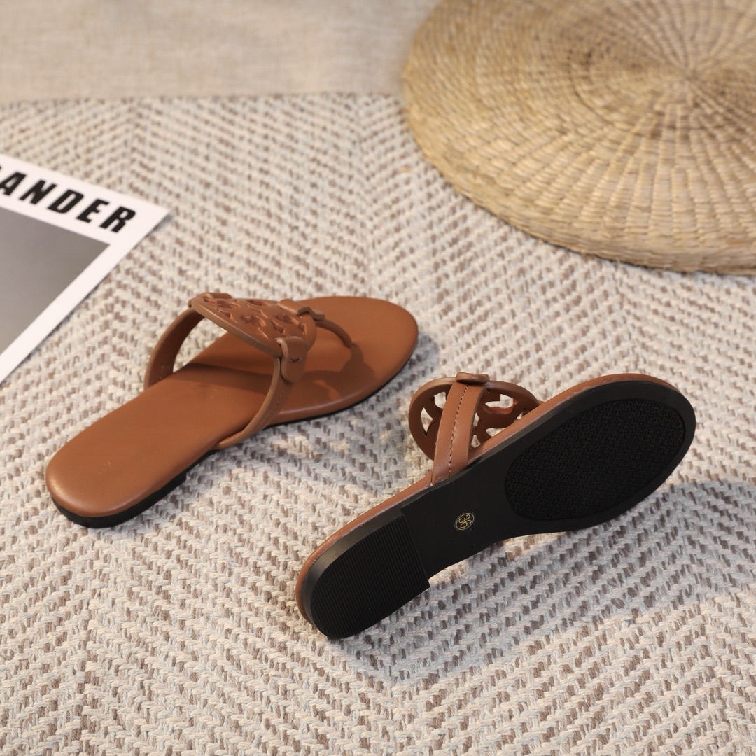 TB flip flops women's shoes new crystal jelly shoes European, American, Southeast Asian foreign trade beach wholesale cool slippers slippers TB flip flops women's shoes new crystal jelly shoes European, American, Southeast Asian foreign trade beach wholesale cool slippers slippers