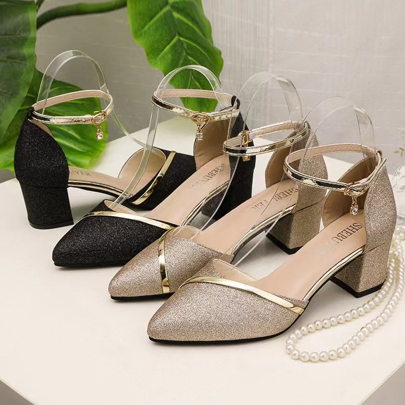 2025 Spring New One Button Baotou Sandals for Women, Korean Edition, Thick Heels, Pointed Hollow, Daily Women's Sandals