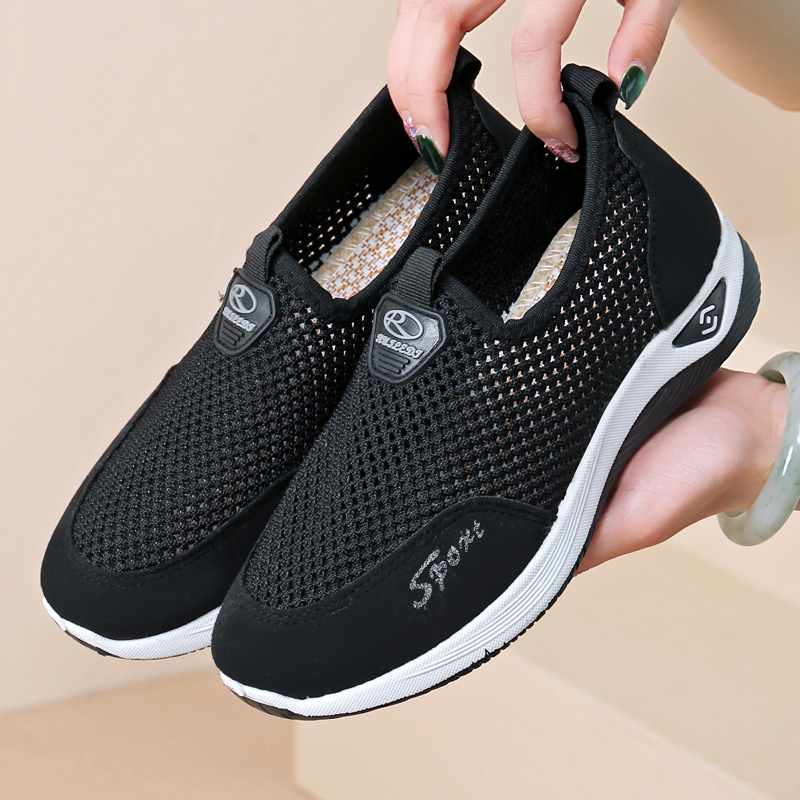 Summer new middle-aged and elderly mesh shoes breathable fly woven mother shoes soft sole comfortable casual cloth shoes for children Summer new middle-aged and elderly mesh shoes breathable fly woven mother shoes soft sole comfortable casual cloth shoes for children