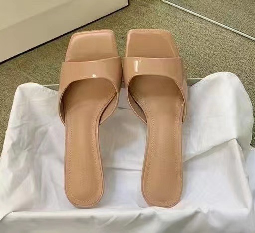 High heeled sandals for women in summer 2024, new style for outerwear, size 42, British style square toe, slim heel, women's slippers wholesale High heeled sandals for women in summer 2024, new style for outerwear, size 42, British style square toe, slim heel, women's slippers wholesale
