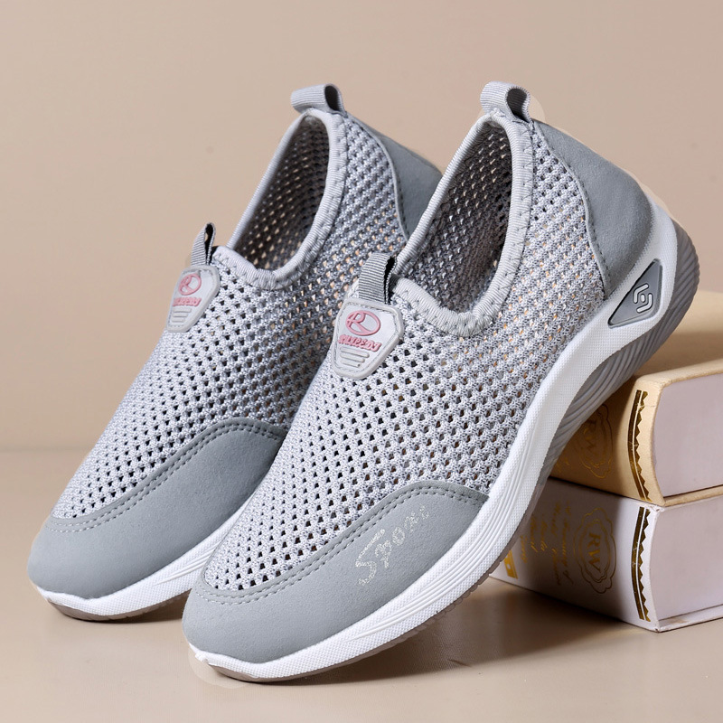 Summer new middle-aged and elderly mesh shoes breathable fly woven mother shoes soft sole comfortable casual cloth shoes for children Summer new middle-aged and elderly mesh shoes breathable fly woven mother shoes soft sole comfortable casual cloth shoes for children