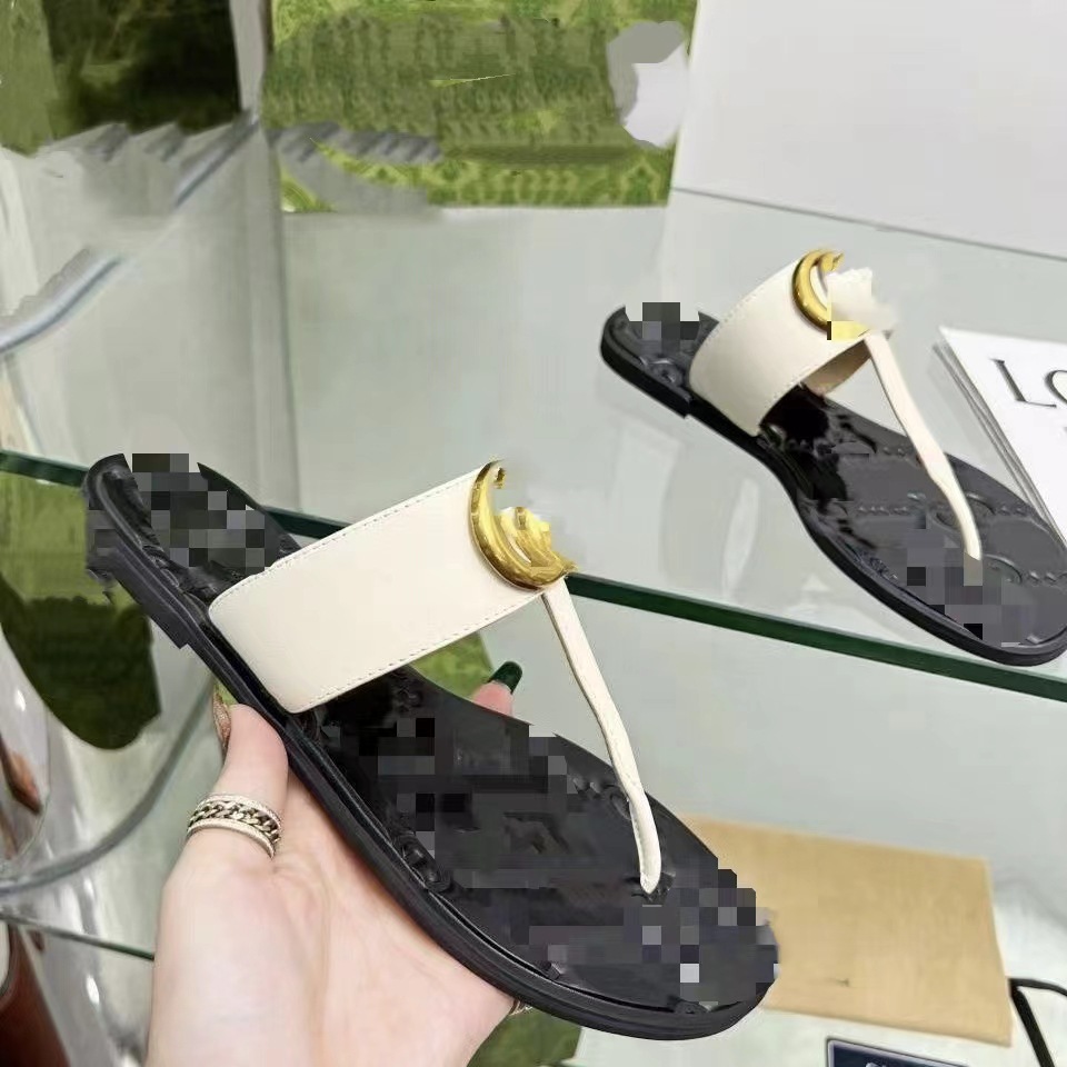 2025 summer new versatile flat bottomed women's shoes with clip on feet, women's T-shaped open toe slippers for casual outdoor wear, travel sand 2025 summer new versatile flat bottomed women's shoes with clip on feet, women's T-shaped open toe slippers for casual outdoor wear, travel sand