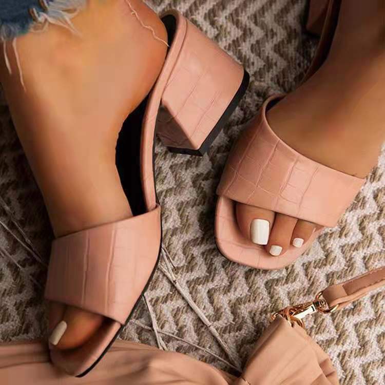 Wish European and American Fashion Foreign Trade Large Women's Shoes 2023 New Summer Set with Thick Heels for Wearing Sandals for Women Wish European and American Fashion Foreign Trade Large Women's Shoes 2023 New Summer Set with Thick Heels for Wearing Sandals for Women