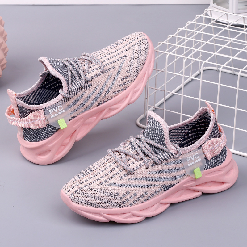 Live streaming sales of new women's sports shoes, fashionable running shoes, fly woven mesh breathable casual shoes, children's student shoes