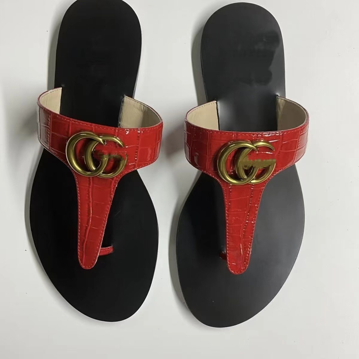 2025 summer new flip flops European station leather casual fashion flat toe flip flops for women 2025 summer new flip flops European station leather casual fashion flat toe flip flops for women