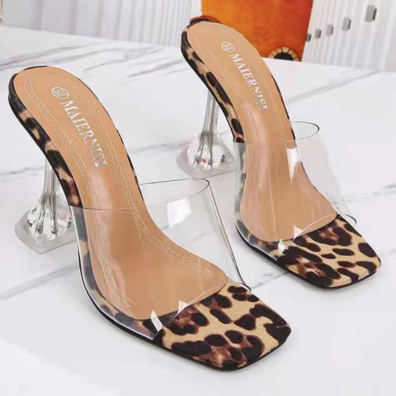 Large size crystal slippers for women's outdoor wear in Europe and America, transparent with leopard print, Hentian high cool slippers wholesale for women Large size crystal slippers for women's outdoor wear in Europe and America, transparent with leopard print, Hentian high cool slippers wholesale for women