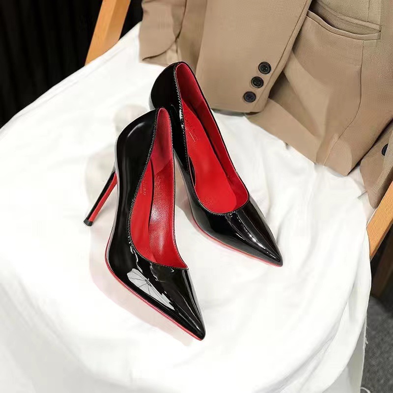 High heels, bed top sneakers, women's slim heels, 2025 Spring and Autumn new item, black red sole, 10cm large pointed single shoe