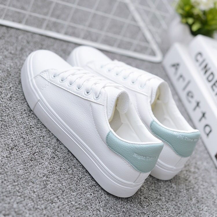 White shoes for women 2024 Spring and Autumn new fashionable flat flat shoes for students, breathable women's shoes, internet famous single shoes, casual white shoes White shoes for women 2024 Spring and Autumn new fashionable flat flat shoes for students, breathable women's shoes, internet famous single shoes, casual white shoes