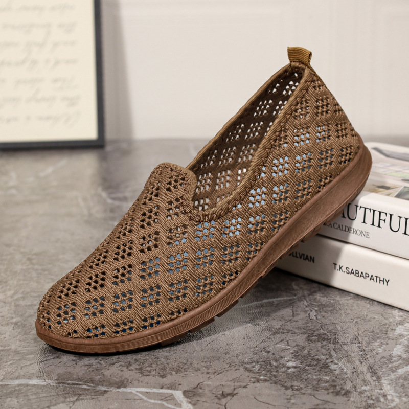 Summer new middle-aged and elderly mesh shoes breathable fly woven mother shoes soft sole comfortable casual cloth shoes for children Summer new middle-aged and elderly mesh shoes breathable fly woven mother shoes soft sole comfortable casual cloth shoes for children