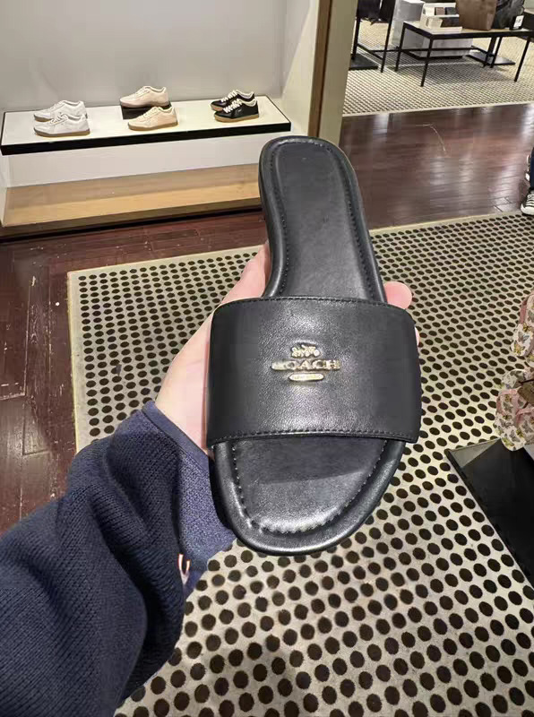 P's new model in Europe, America, Middle East, Dubai, Netherlands, Germany, Canada, metal logo, leather, shiny surface, flat bottom, straight drag P's new model in Europe, America, Middle East, Dubai, Netherlands, Germany, Canada, metal logo, leather, shiny surface, flat bottom, straight drag