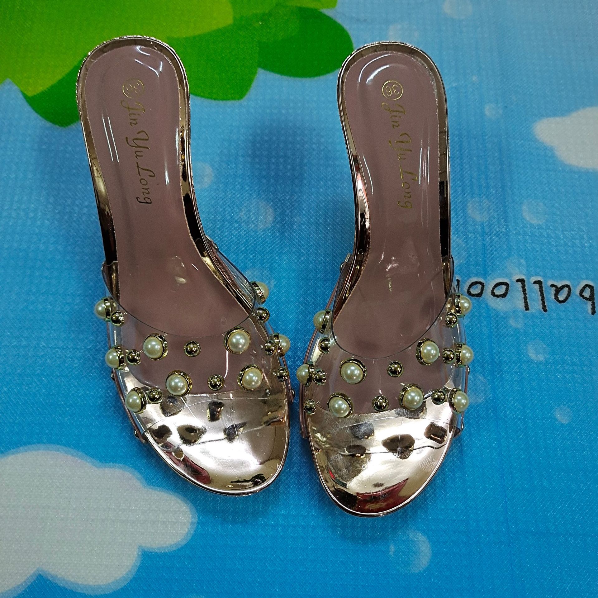 2022 New Summer Fashion Outerwear Glass Glue Beaded Fine Heel Hard Bottom Korean Edition Cool Slippers 2022 New Summer Fashion Outerwear Glass Glue Beaded Fine Heel Hard Bottom Korean Edition Cool Slippers