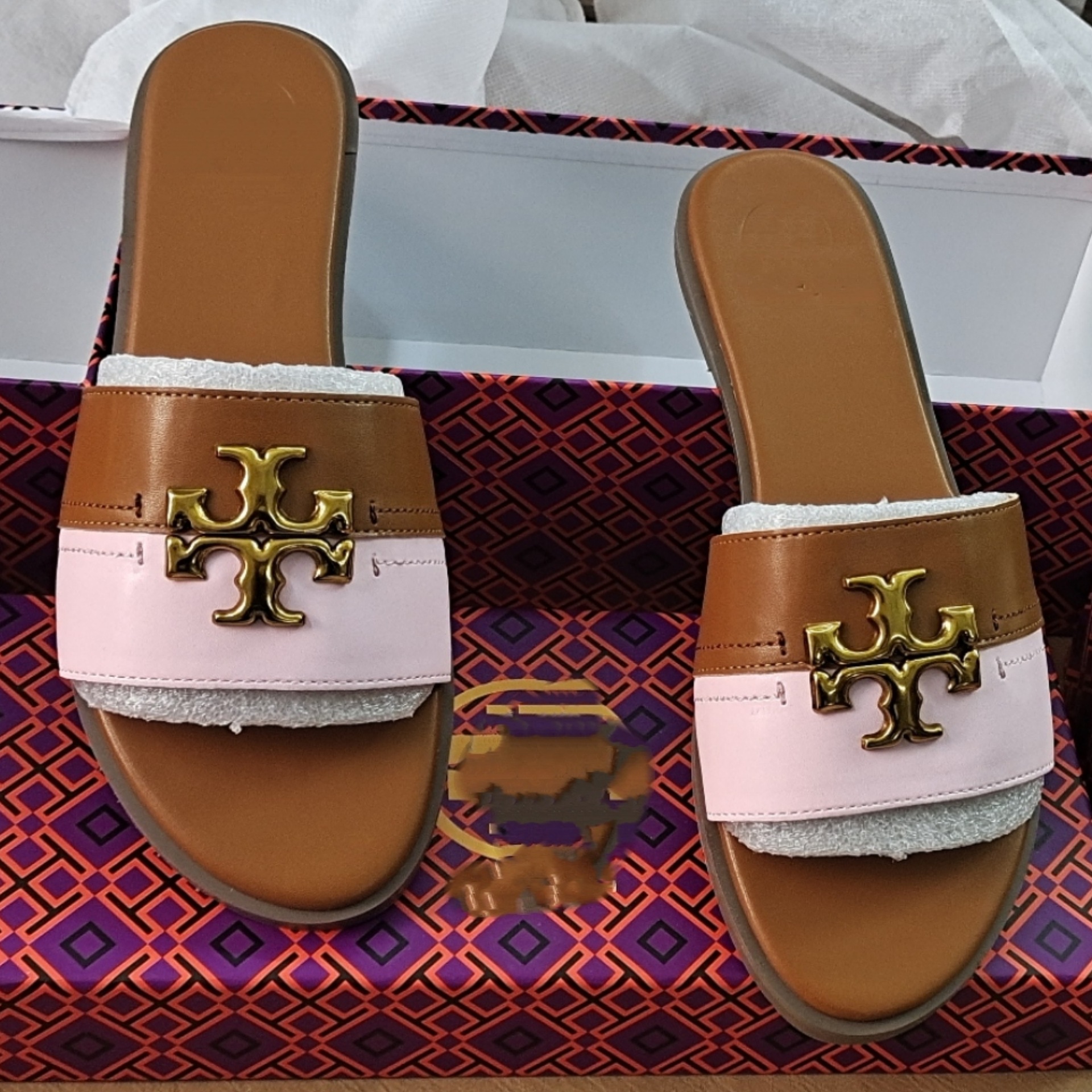 2025 New European and American Women's Vietnamese Genuine Leather Tray Home Metal Buckle Flat Slippers for Home and Outdoor Wearing Sandals Dragging Manufacturer 2025 New European and American Women's Vietnamese Genuine Leather Tray Home Metal Buckle Flat Slippers for Home and Outdoor Wearing Sandals Dragging Manufacturer