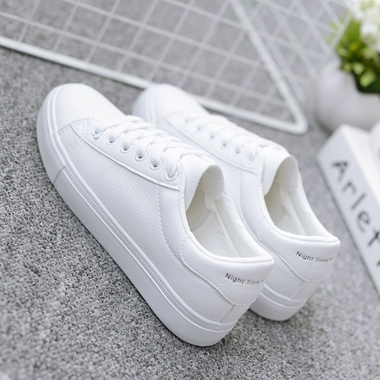 White shoes for women 2024 Spring and Autumn new fashionable flat flat shoes for students, breathable women's shoes, internet famous single shoes, casual white shoes White shoes for women 2024 Spring and Autumn new fashionable flat flat shoes for students, breathable women's shoes, internet famous single shoes, casual white shoes