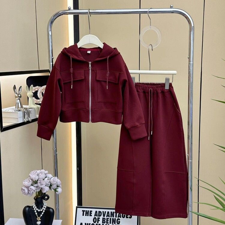 Korean version set for girls and babies, featuring the latest trendy and stylish hoodie, wide leg pants, and solid color two-piece set from Da Tong Chunqiu