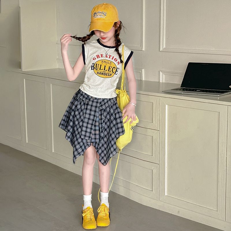 Internet famous girl's plaid short skirt set with contrasting colors for children, versatile summer new thin short sleeved fashionable skirt set