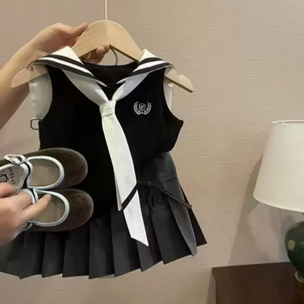 Girls' College Style Casual Skirt Set, Summer New Style for Small and Medium sized Children, Stylish Doll Neck Sleeveless pleated Skirt Two Piece Set