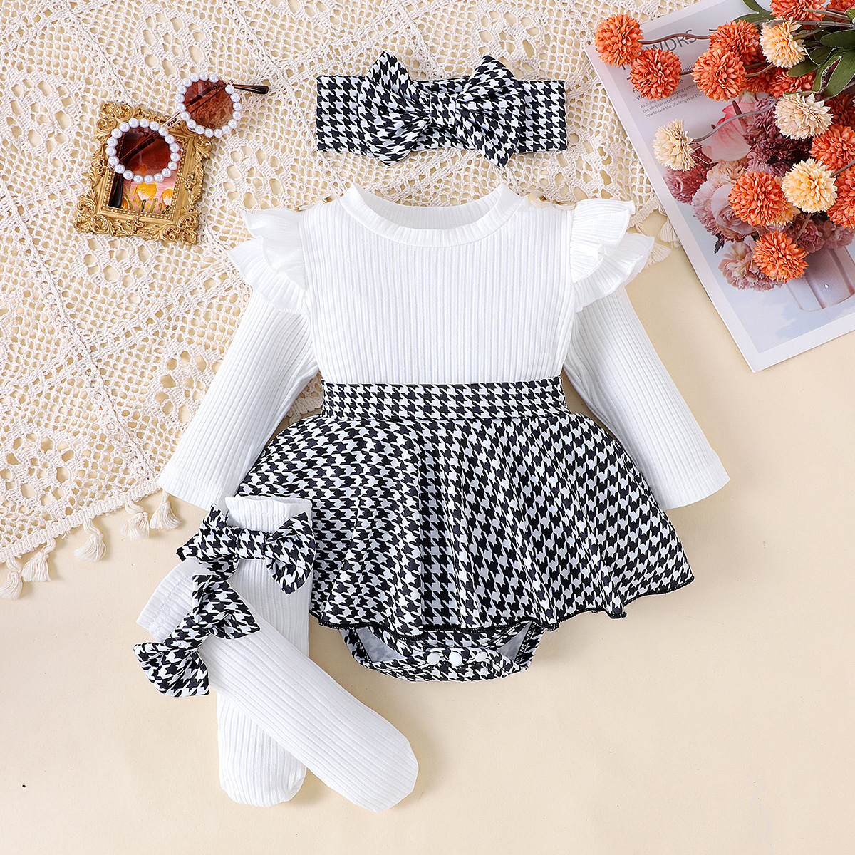 Foreign trade European and American baby girls, children, baby flying sleeves, long sleeves, khaki clothes, bird patterned skirts, headwear, socks