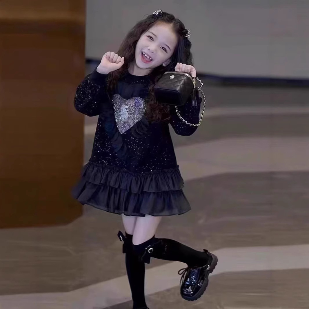 Korean version fashionable casual velvet dress for girls and babies, autumn and winter styles for adults, stylish and cute long sleeved princess dress