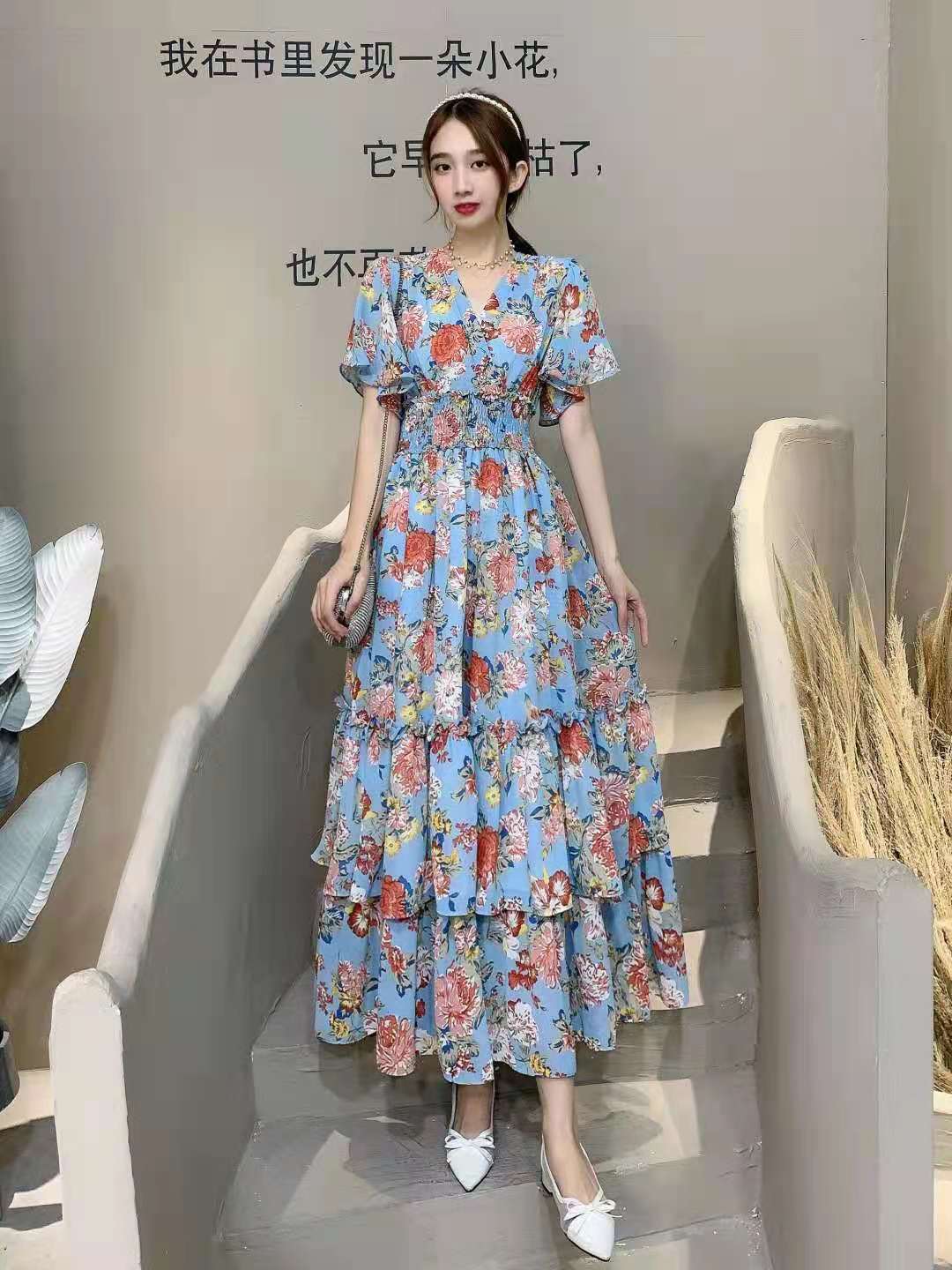 Foreign trade V-neck short sleeved chiffon printed pleated design dress A-line skirt with elastic waist and lining long skirt for women Foreign trade V-neck short sleeved chiffon printed pleated design dress A-line skirt with elastic waist and lining long skirt for women