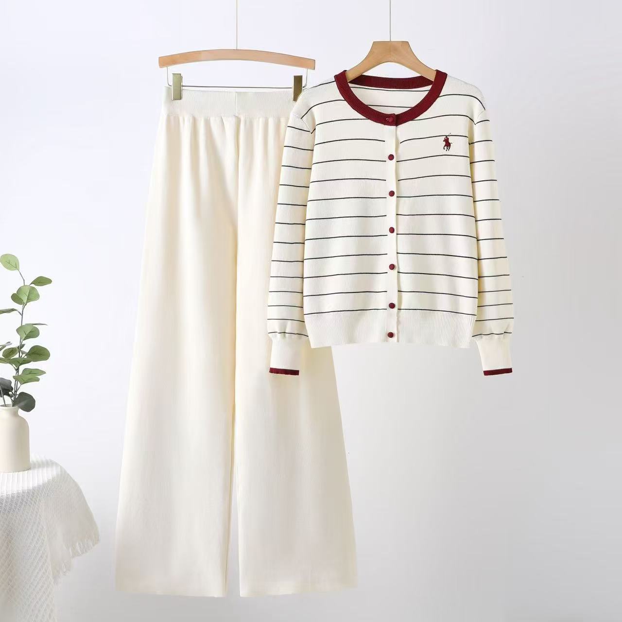 2025 Korean version spring high-end temperament versatile western-style striped knitted top high waisted casual pants two-piece set 2025 Korean version spring high-end temperament versatile western-style striped knitted top high waisted casual pants two-piece set