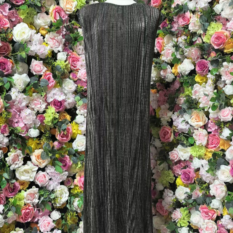 European and American fashion round neck sleeveless dress for women in the summer of 2025, high-end shiny and sparkling waist slimming pleated long skirt