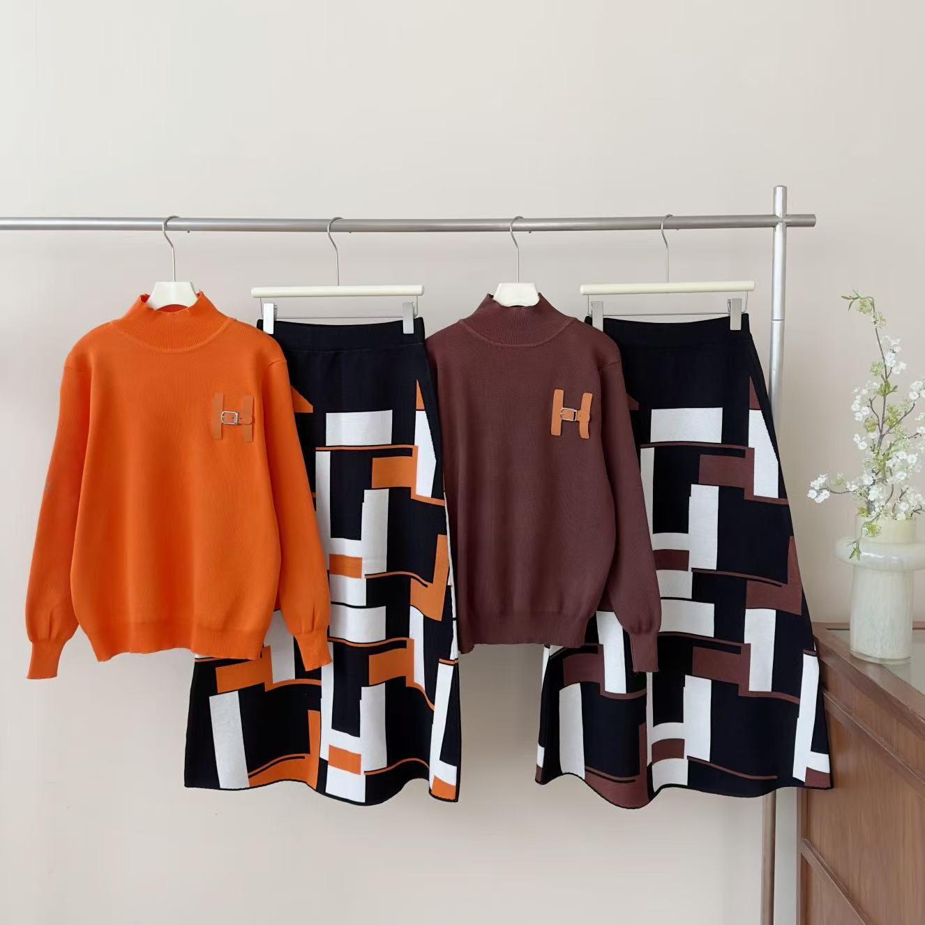 European fashion and high-end casual knitted sweater set for women's winter anti-aging letter half body long skirt two-piece set