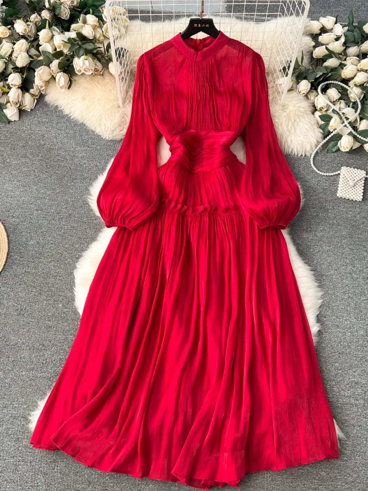 High end dress for women in early spring 2024, new style with a stand up collar, heart mechanism, pleated waist, long style, bubble sleeve dress