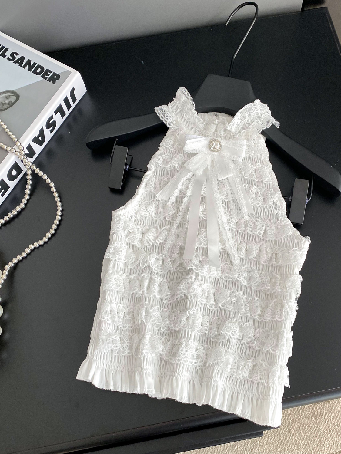 French style small fragrance socialite diamond studded bow hanging neck sleeveless top women's summer lace lace lace slim fit vest French style small fragrance socialite diamond studded bow hanging neck sleeveless top women's summer lace lace lace slim fit vest