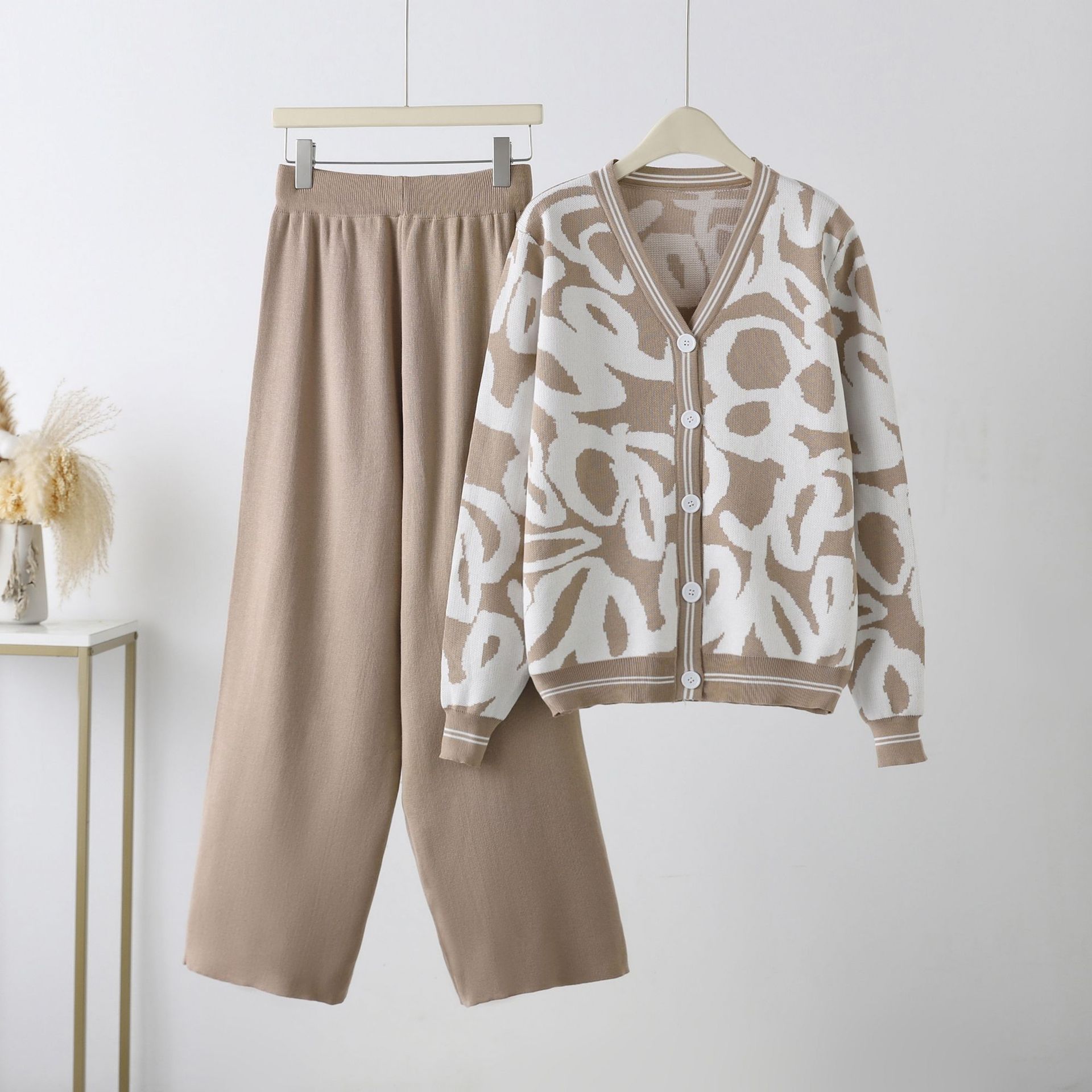 Fashion suit autumn outfit new loose leopard print cardigan knitted jacket sweater high waisted pants two-piece set Fashion suit autumn outfit new loose leopard print cardigan knitted jacket sweater high waisted pants two-piece set