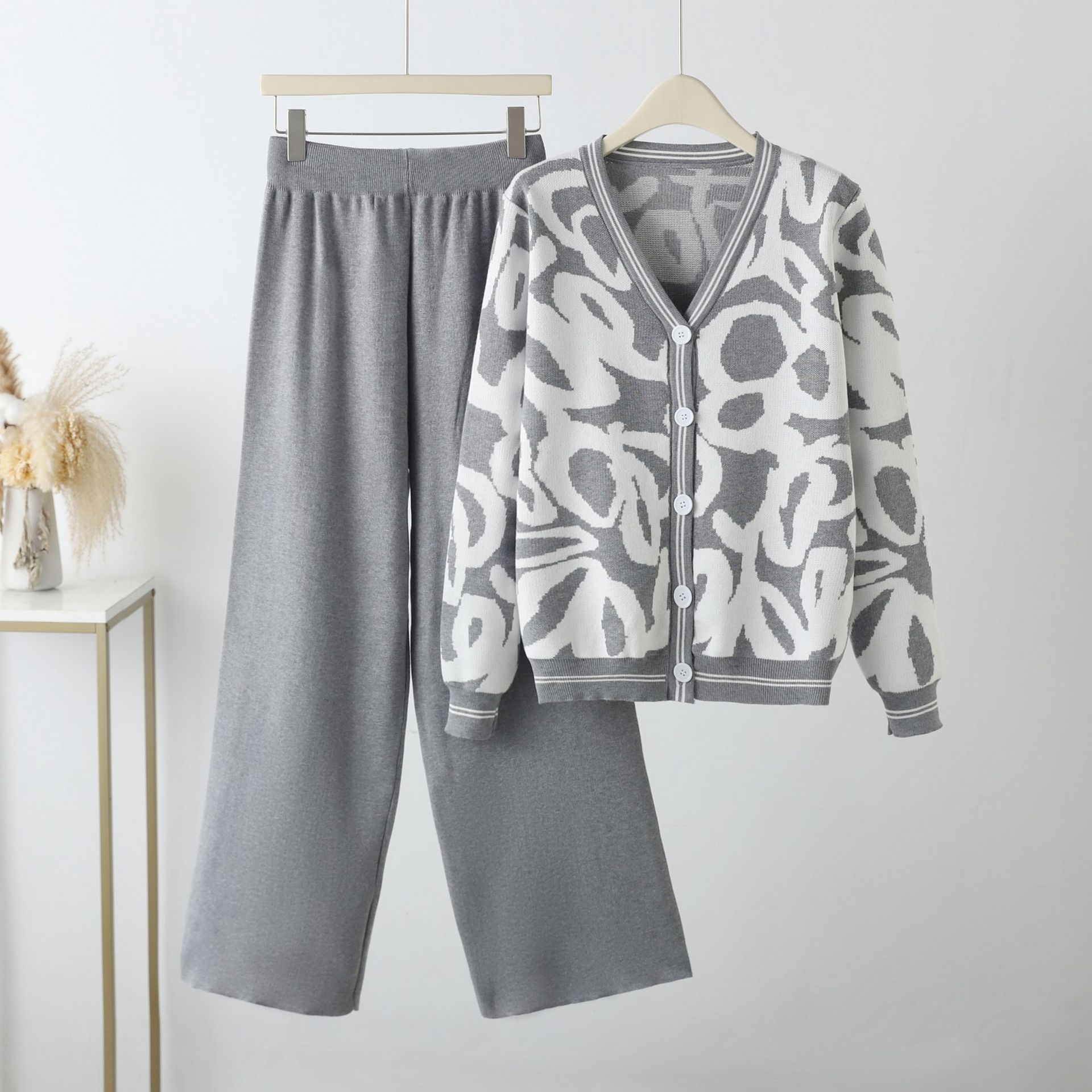 Fashion suit autumn outfit new loose leopard print cardigan knitted jacket sweater high waisted pants two-piece set Fashion suit autumn outfit new loose leopard print cardigan knitted jacket sweater high waisted pants two-piece set