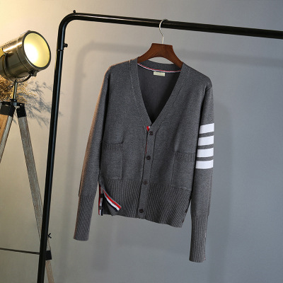 Men's and women's knitted cardigans, women's short sweaters, women's couples' autumn clothes, spring and autumn loose jackets, knitted jackets Men's and women's knitted cardigans, women's short sweaters, women's couples' autumn clothes, spring and autumn loose jackets, knitted jackets