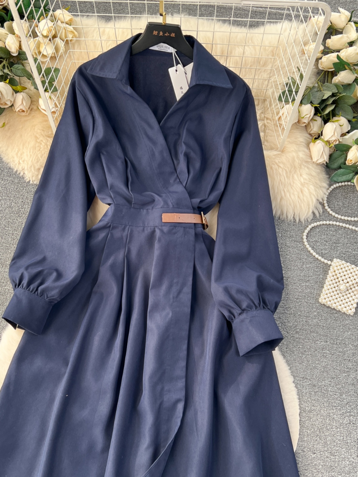 Medium length dress for women with high-end temperament, elegant lapel coat, women's design sense, niche waist cinching workwear skirt Medium length dress for women with high-end temperament, elegant lapel coat, women's design sense, niche waist cinching workwear skirt