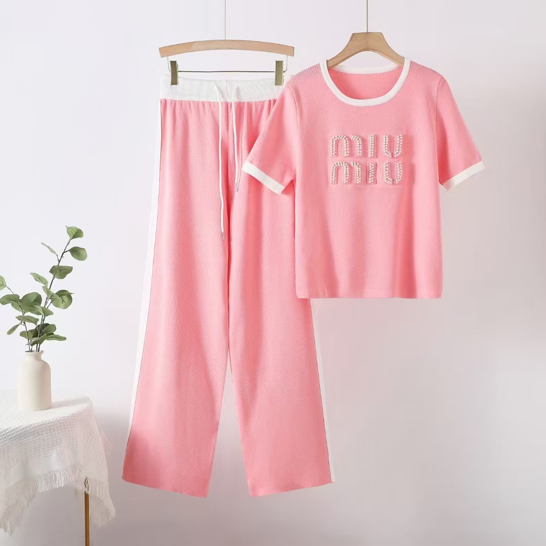 25 year spring and summer fashion brand hot stamping diamond letter round neck versatile short sleeved knitted top long pants casual two-piece set foreign trade 25 year spring and summer fashion brand hot stamping diamond letter round neck versatile short sleeved knitted top long pants casual two-piece set foreign trade