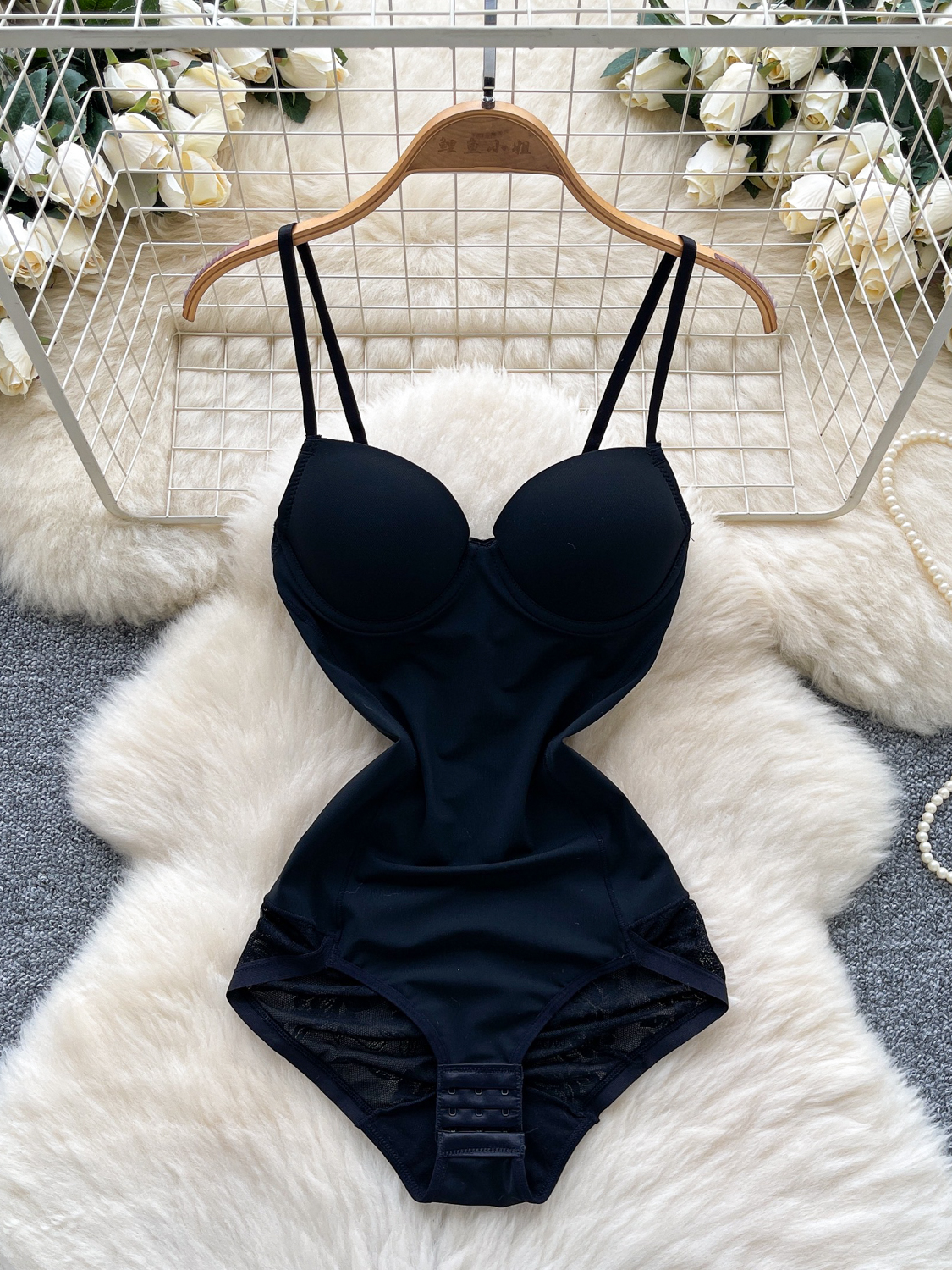 European and American style socialite camisole jumpsuit for women in autumn, sexy and pure desire to slim down, cover flesh and show off thinness. Bottom top with integrated chest cushion European and American style socialite camisole jumpsuit for women in autumn, sexy and pure desire to slim down, cover flesh and show off thinness. Bottom top with integrated chest cushion