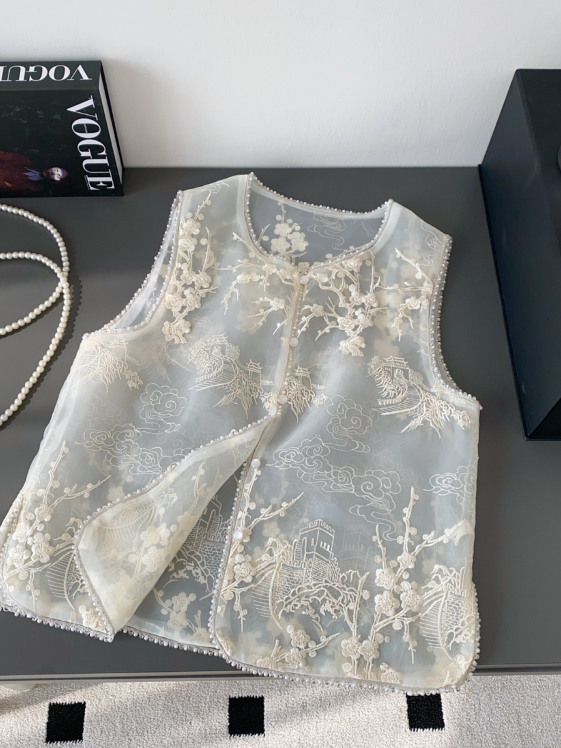 National style new Chinese style sleeveless vest women's summer mesh embroidery hollow breathable design, high-end sense, niche beauty top