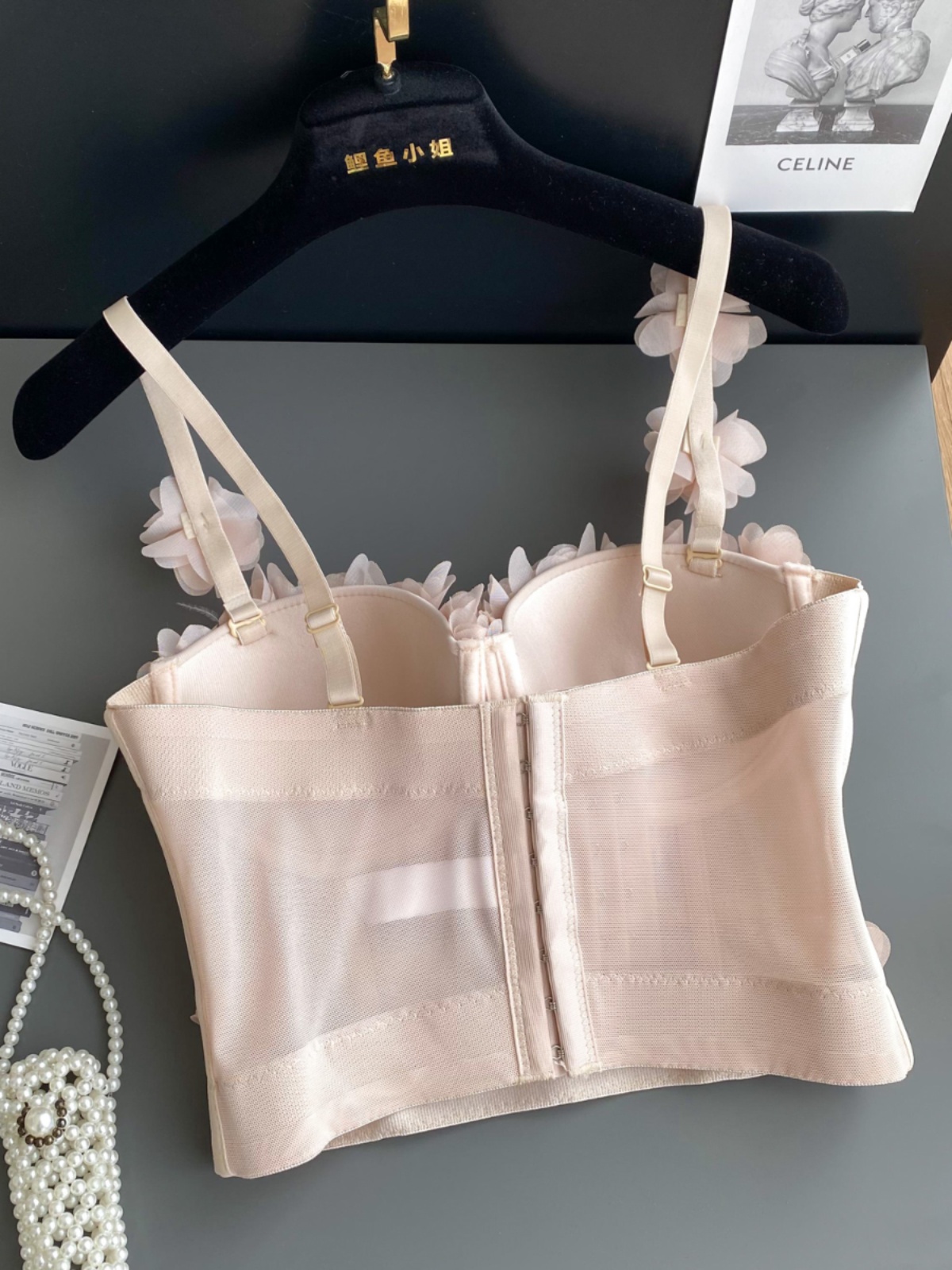 Internet celebrity Instagram new French sweet three-dimensional flower tank top, women's pure desire style, high-end feeling, strapless short top Internet celebrity Instagram new French sweet three-dimensional flower tank top, women's pure desire style, high-end feeling, strapless short top