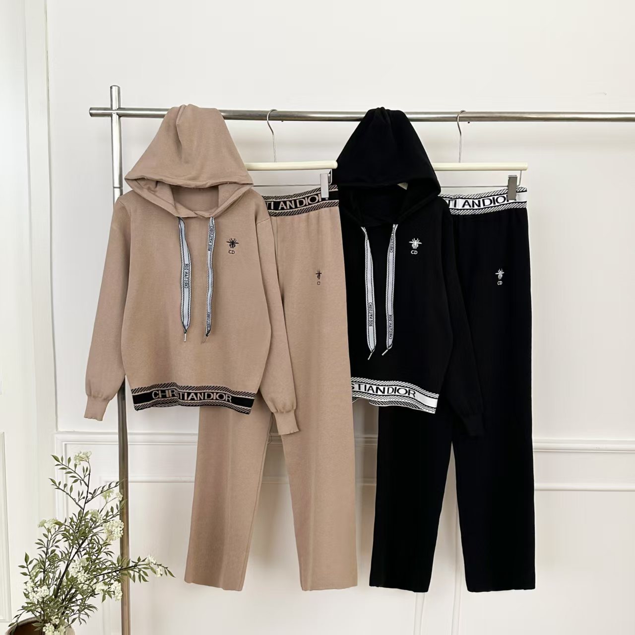 Cross border 2025 Spring and Autumn New Casual Hooded Knitted Top, Wide Leg Pants, Two Piece Set, Fashionable and Sporty Style Cross border 2025 Spring and Autumn New Casual Hooded Knitted Top, Wide Leg Pants, Two Piece Set, Fashionable and Sporty Style