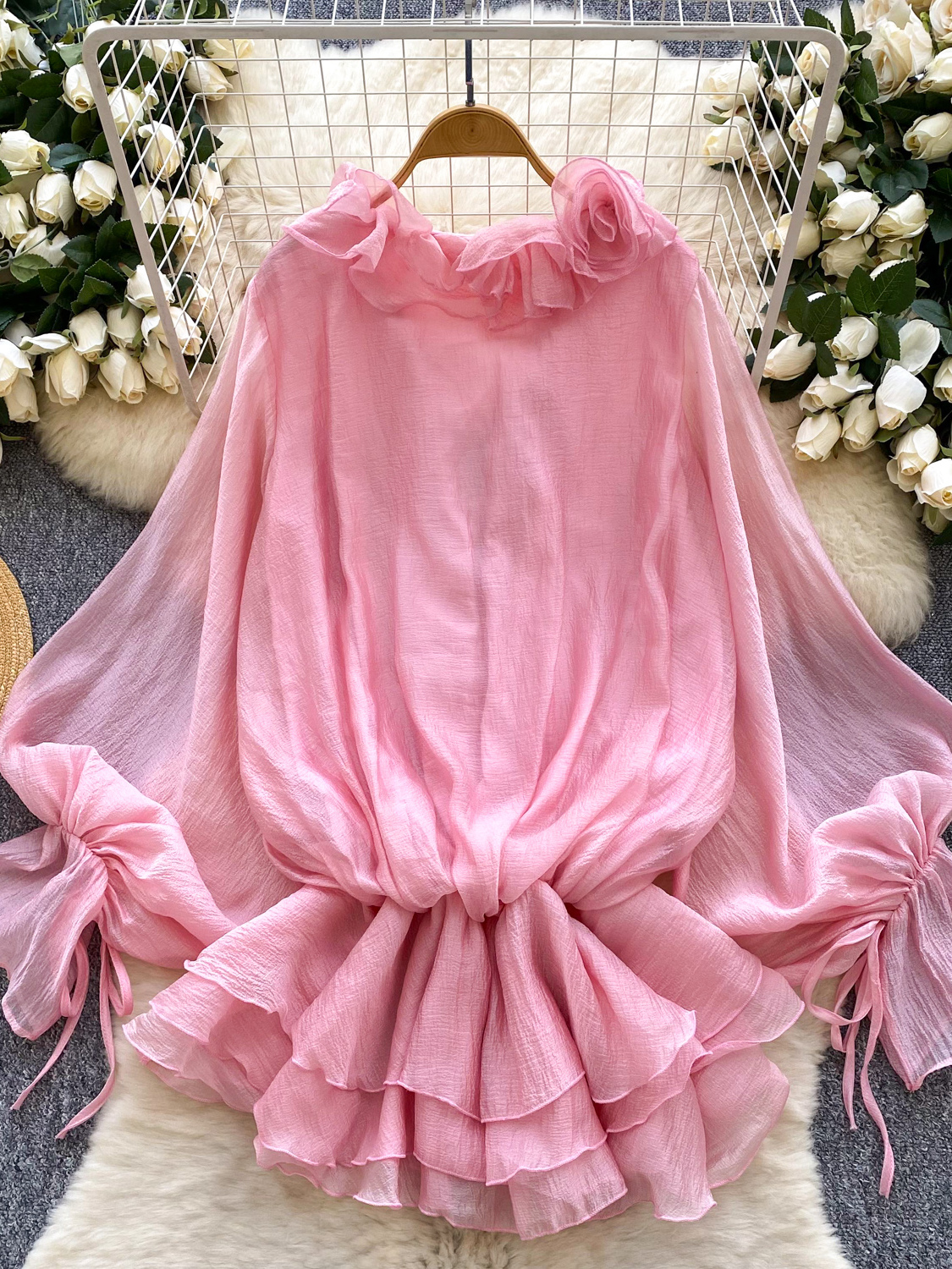 European and American high-end lantern sleeve dress, women's summer lotus leaf edge three-dimensional flower strap design, unique and beautiful short skirt European and American high-end lantern sleeve dress, women's summer lotus leaf edge three-dimensional flower strap design, unique and beautiful short skirt