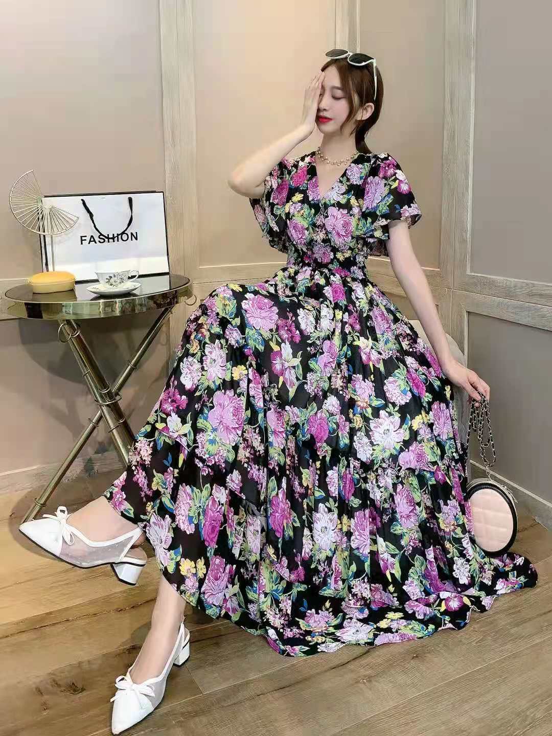 Foreign trade V-neck short sleeved chiffon printed pleated design dress A-line skirt with elastic waist and lining long skirt for women Foreign trade V-neck short sleeved chiffon printed pleated design dress A-line skirt with elastic waist and lining long skirt for women