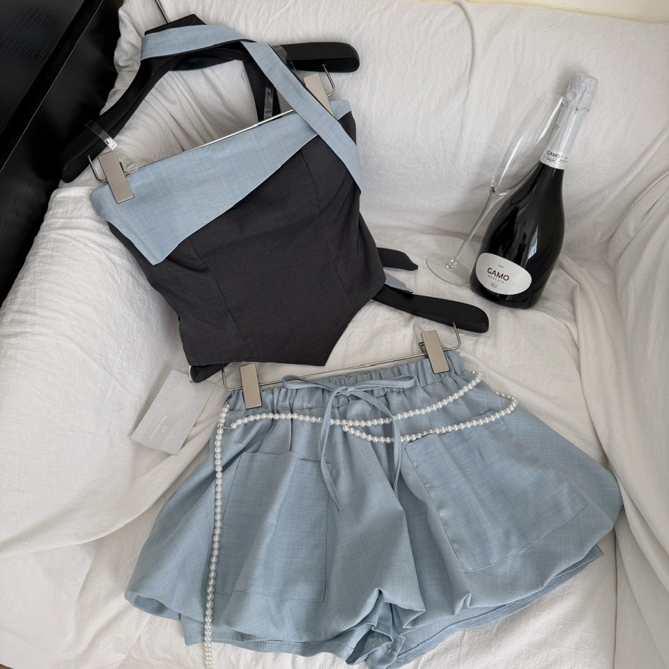 American retro spicy girl style denim color blocked hanging neck strapless vest+high waisted skirt pants spicy girl short two-piece set American retro spicy girl style denim color blocked hanging neck strapless vest+high waisted skirt pants spicy girl short two-piece set