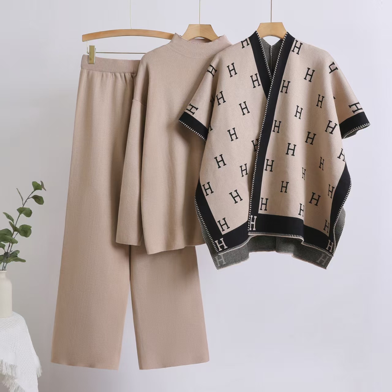2025 autumn new letter cape shawl jacket solid color top wide leg pants knitted temperament three piece set